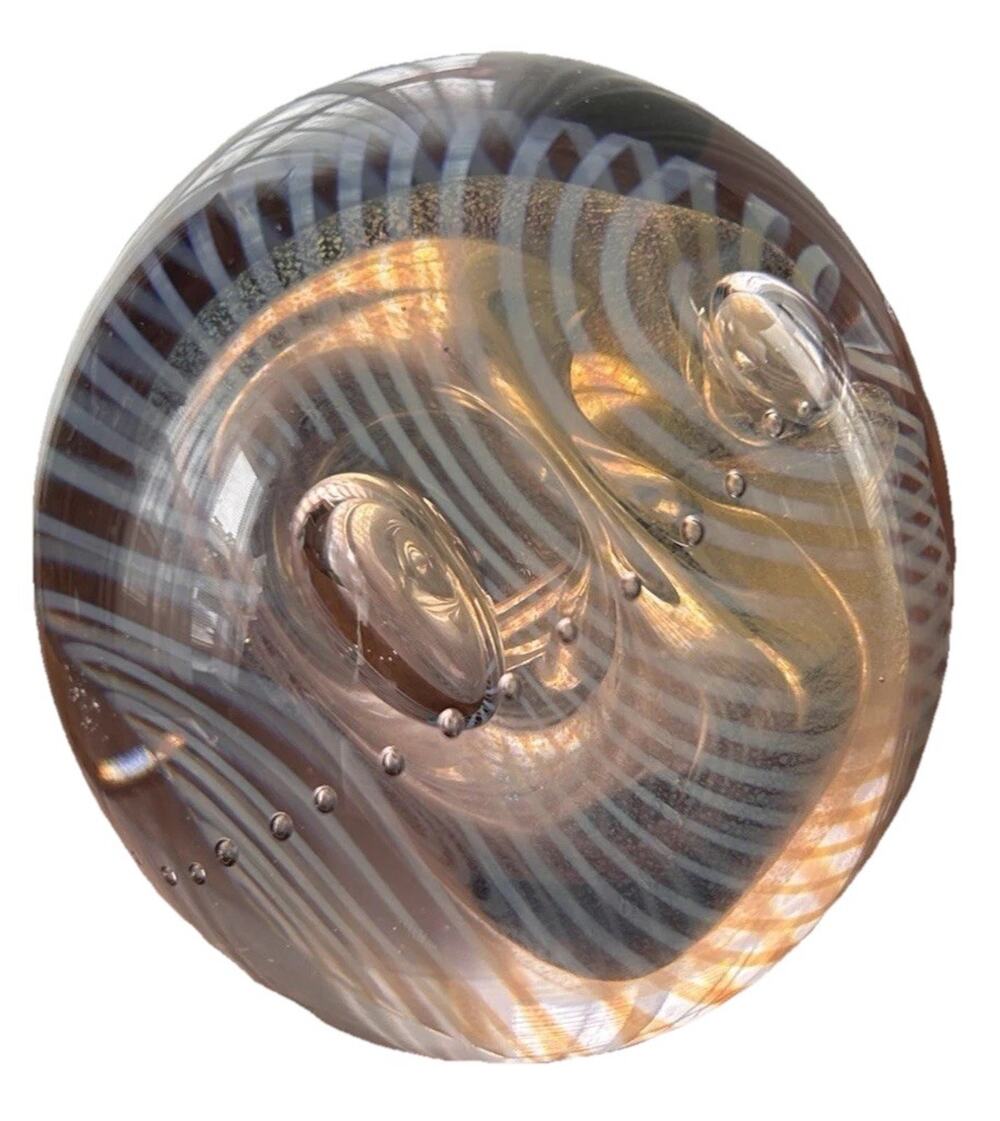 Robert Eickholt 1988 Dichroic Blue Pulled Ribbon Swirl Art Glass Paperweight